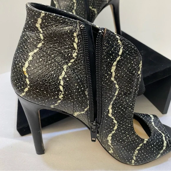 Gianni Bini Snakeskin Leather Peep Toe Ankle Bootie Stiletto Heel 7 - Picture 13 of 15